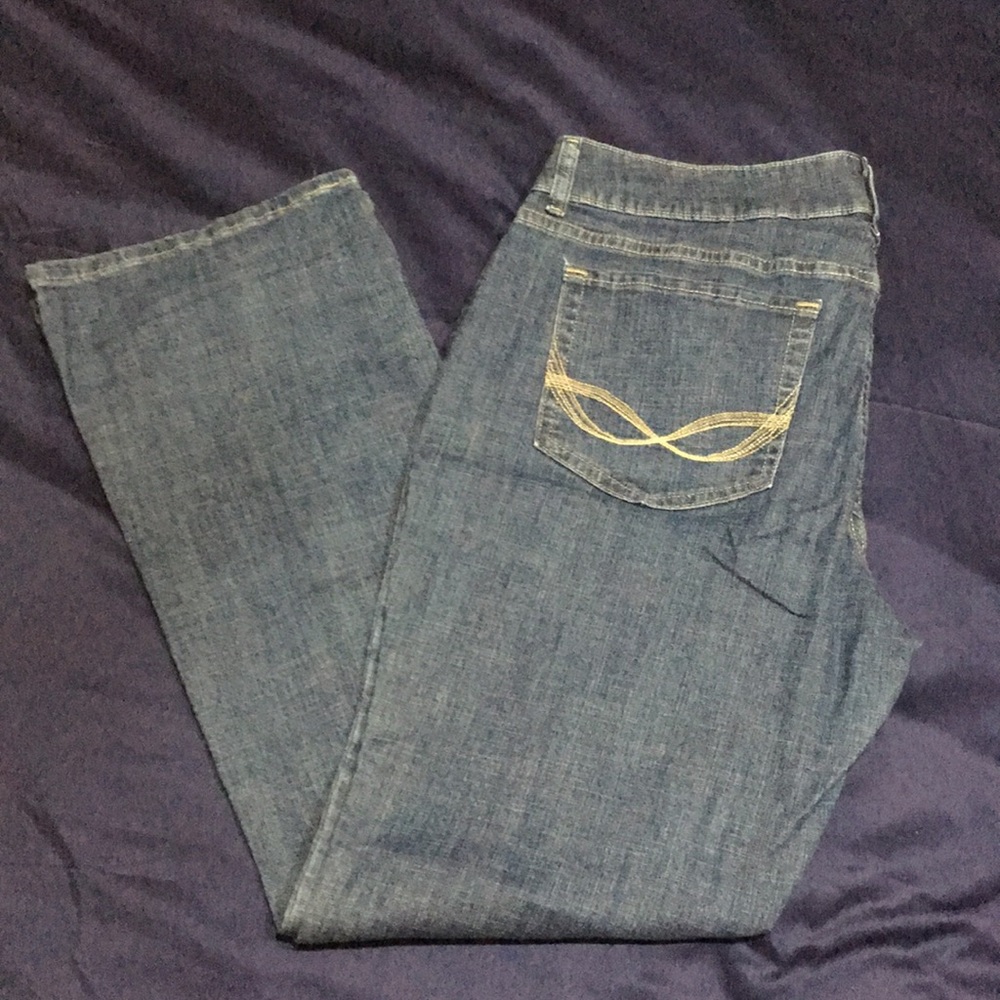 Mid-rise bootcut jeans